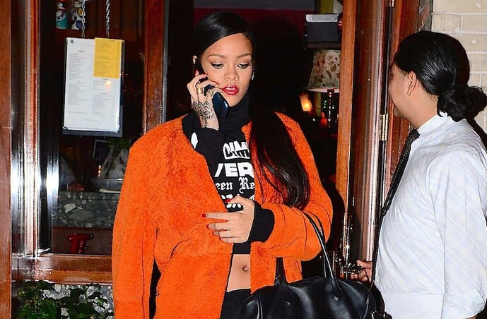 Rihanna flip phone 2018